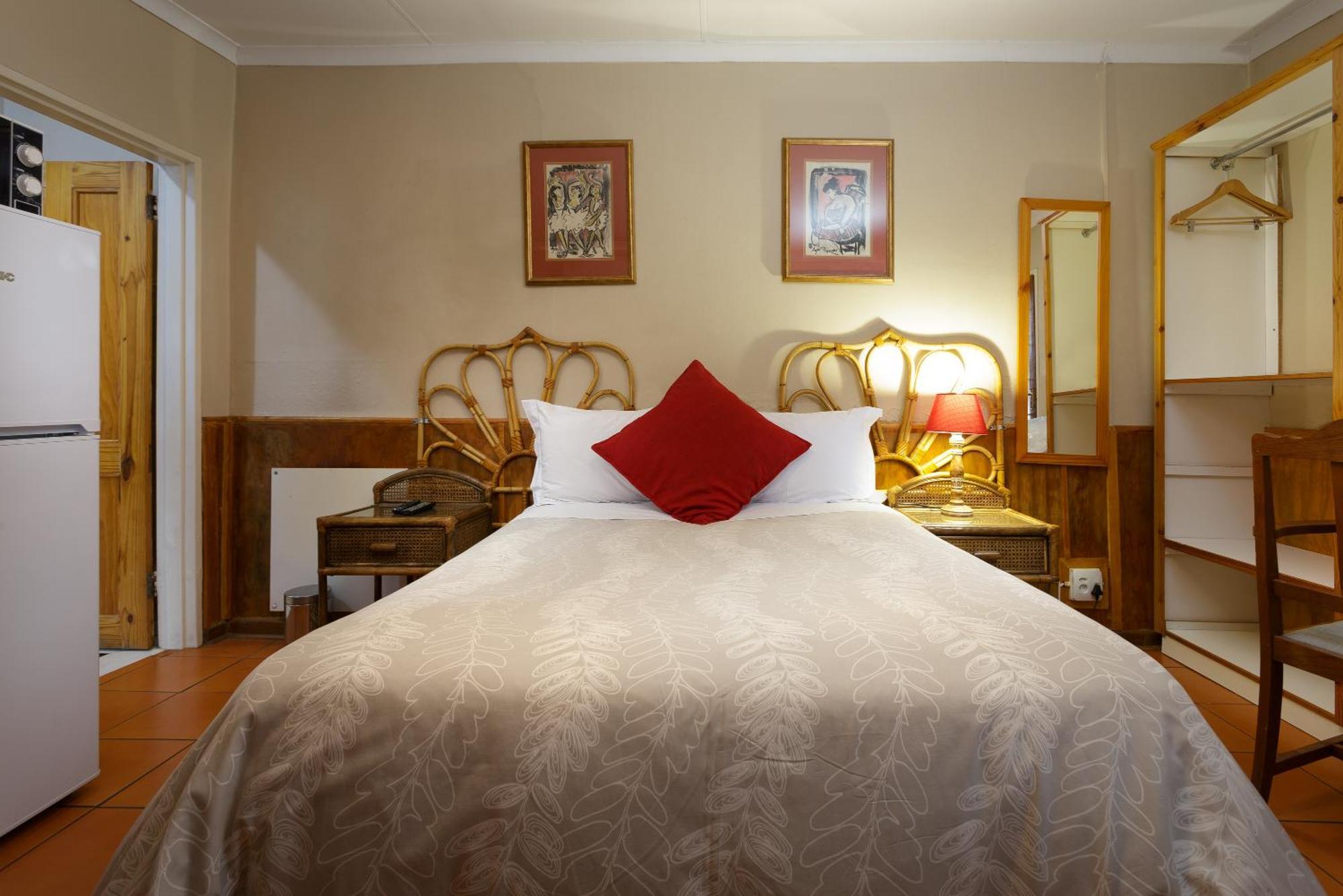 Horse And Mill Guesthouse كوليزبيرغ المظهر الخارجي الصورة